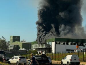 Incêndio atinge empresa em Criciúma