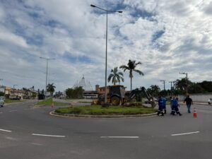 Rotatórias da Av. Marcolino recebem revitalização