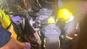 Grave acidente de trânsito deixa dois mortos em Orleans