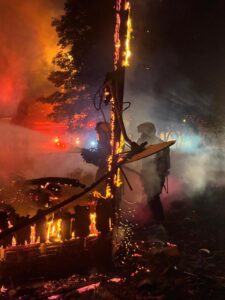 Incêndio atinge casa em Criciúma