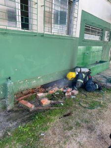 Bombeiros controlam princípio de incêndio em escola