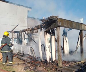 Corpo carbonizado é encontrado em imóvel em Imbituba