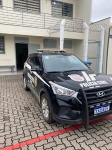 Polícia Civil prende dois por tráfico de drogas