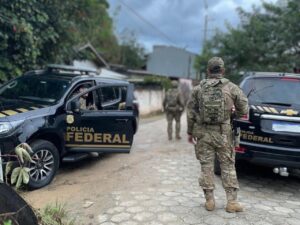Operação mira tráfico internacional de drogas em SC
