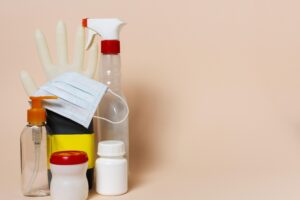 Saiba os riscos de misturar produtos químicos em casa