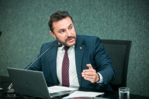 Comissão aprova avanços na defesa animal em SC