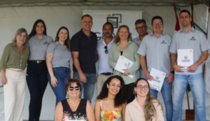 Imbituba entrega títulos e garante moradia legal