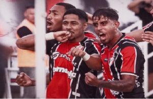 Joinville vence Azuriz e lidera a Série D