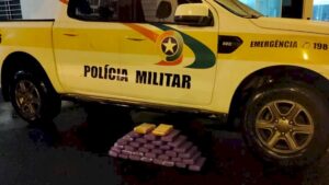 PMRv apreende 20 kg de drogas em ônibus na SC-155