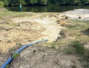 Crime ambiental no Rio Perequê