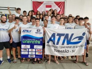 Atletas de Tubarão se destacam em competição de natação