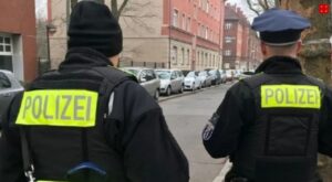 Multidão é atropelada em Stuttgart, na Alemanha