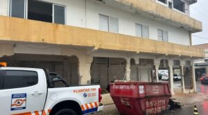 Demolição irregular é embargada no Centro de Tubarão