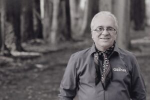 Cantor gaúcho morre durante apresentação no RS