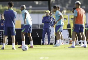 Ancelotti comanda treino com grupo completo da Seleção