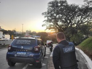 Motociclista sofre queda na Via Expressa, em Floripa