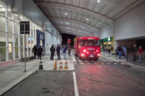 Incêndio atinge Multi Hospital em Florianópolis e intoxica 11 pessoas