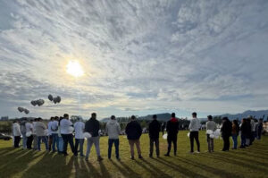 Praia Grande homenageia vítimas de queda de balão