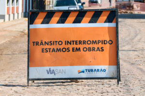 Tubarão orienta sobre ligação à rede de esgoto
