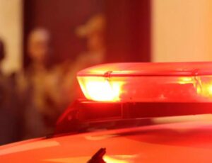 Mulher é morta a tiros em casa e autor se suicida