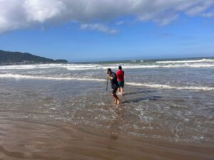 Redes ilegais são apreendidas na Praia do Gravatá