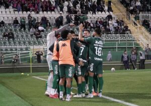Chapecoense vence Ferroviária pela Série B