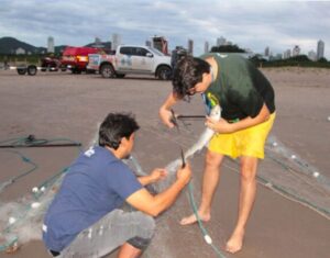 Redes de pesca ilegais são recolhidas em Navegantes