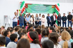 Joinville ganha 2 quadras em escolas estaduais