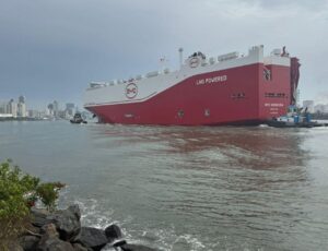 VÍDEO: Navio da BYD parte após descarga recorde