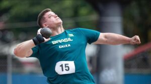 Tubarão brilha no atletismo com ouro e recorde