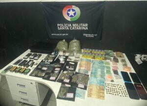 Disk-drogas é desarticulado em Itajaí