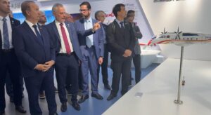 SC negocia fábrica de aviões com gigante chinesa