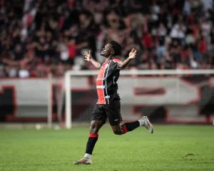 Joinville enfrenta o Barra em busca de nova vitória