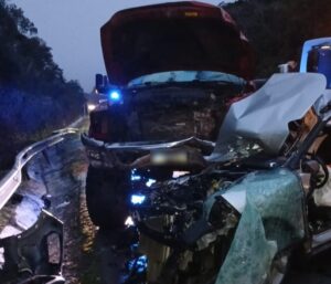 Colisão na BR-282 deixa feridos e uma vítima fatal