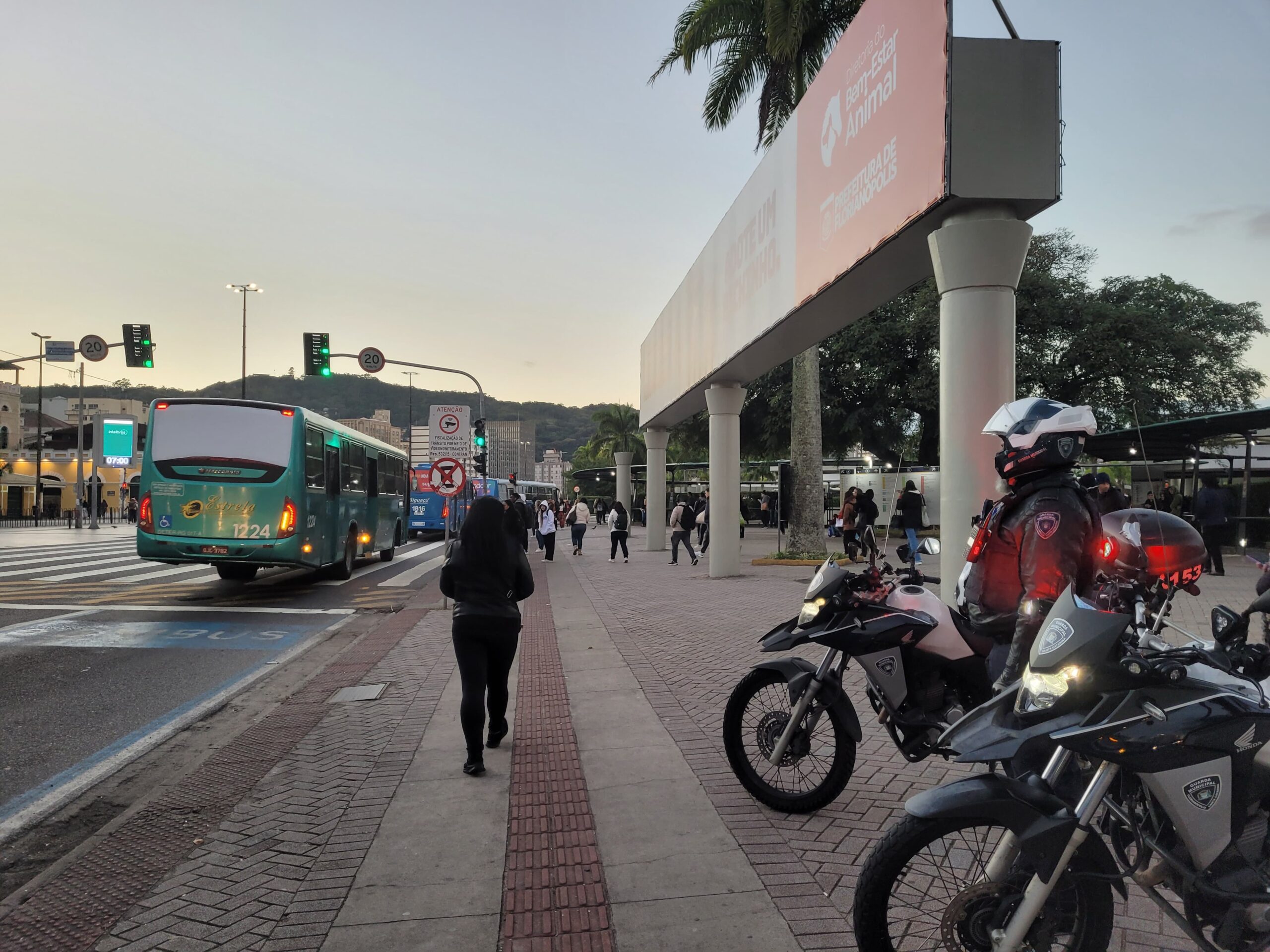 Greve dos ônibus pode paralisar Florianópolis - SCTODODIA