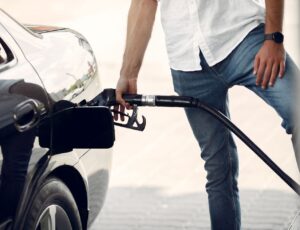 Combustíveis ficam mais baratos em Itajaí em junho