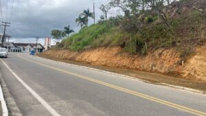 Gravatal reforça limpeza e segurança em calçadas