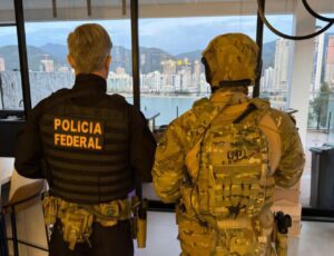 PF prende suspeito em SC por contrabando milionário