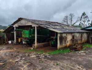 Ventos fortes causam danos no interior de SC