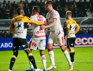 Rodrigo marca e Criciúma vence o Vila Nova no Majestoso