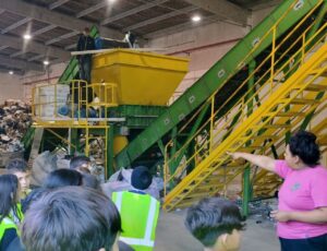Alunos de Itajaí estudam educação ambiental