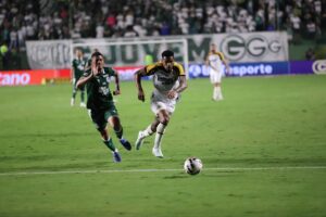 Criciúma fica no empate com o Goiás fora de casa