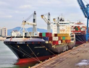 Porto de Itajaí investe em inovação para manter calado