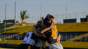Meninas Carvoeiras estreiam no Jucs nesta sexta-feira