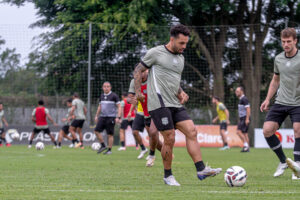 Figueirense inicia treino focado no Náutico