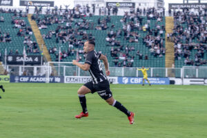Figueirense recebe o Náutico em jogo decisivo