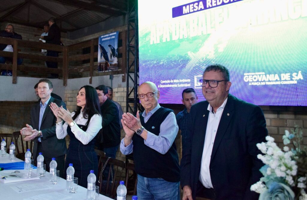 Aumenta a pressão na APA da Baleia Franca