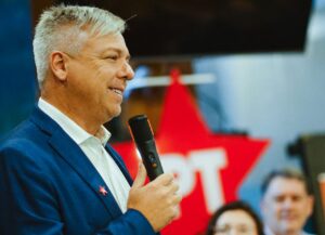 Fabiano da Luz é eleito presidente do PT-SC