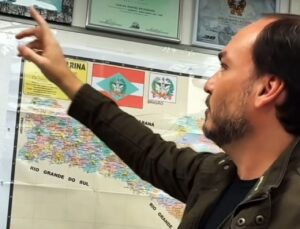 Candidatura de Carlos Bolsonaro em SC ganha corpo