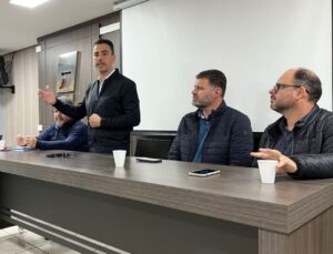 Tubarão inicia mobilização para remoção de fios